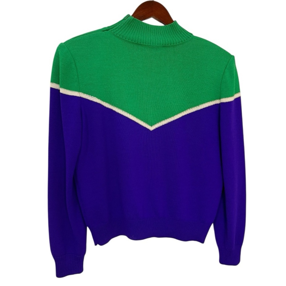 St. John Collection Green & Purple Knit Sweater Crest Logo Size M - Picture 3 of 7